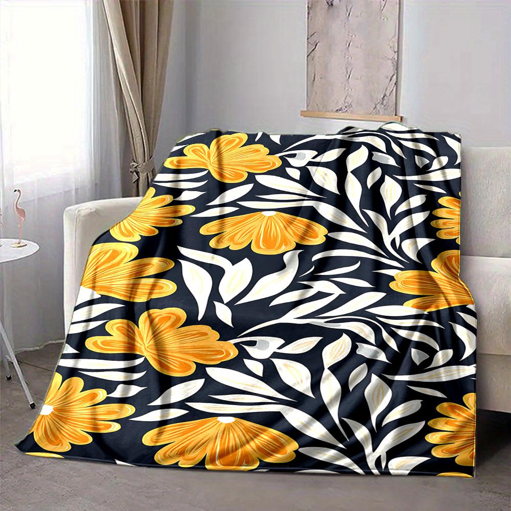 1pc Floral Pattern Lightweight Flannel Blanket, Comfortable and Warm Blanket, for Office and Camping Sofa Bed157