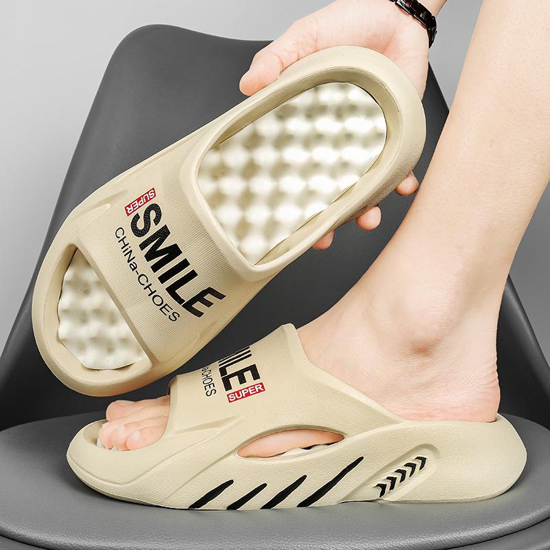 

Тапочки 2025 новая летняя мода универсальная личность удобная толстая подошва ощущение наступания на дерьмо однословные шлепанцы ванная комната ванна нескользящие 45 бежевый