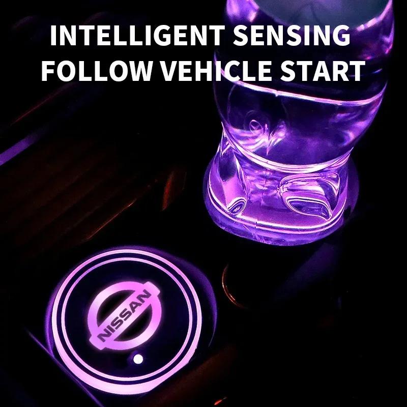 2 szt. Podkładki pod kubki samochodowe z 7 zmieniającymi się kolorami światła Do Nissan Juke Leaf Micra Qashqai Altima Maxima Murano Patrol Rogue Sentra Teana