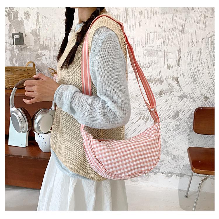 Retro Plaid Women's Dumpling Crossbody Handbag