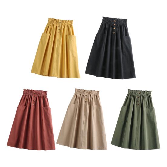 Dámská ležérní sukně s elastickým vysokým pasem a áčkovým lemem, jednobarevné knoflíky, ozdobné kapsy, midi sukně