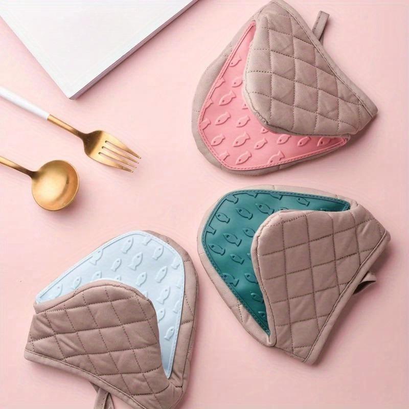 1pc Pads | Ergonomic Grip, Non-Slip Kitchen Mat, Baking Oven Insulated Gloves,Fish shaped semi silicone cloth hand grip gloves