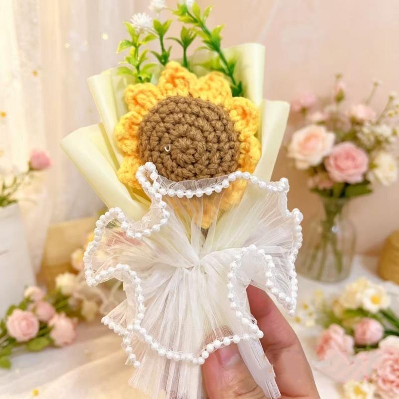 15cm Mini Handmade Crochet Flower Bouquet Artificial Flowers Valentine's Mother's Romantic Gift Desktop Decoration