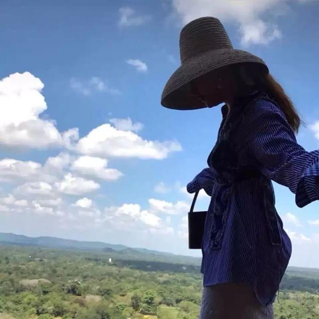 European and American Fashion Retro High-top Big-eave Straw Straw Hat Outdoor Sunscreen Sunshade Concave Shape Big-edge Straw Straw Hat