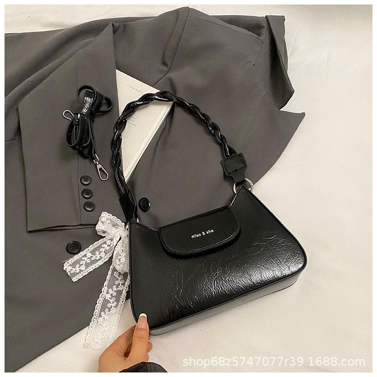 2025 summer fashion underarm bag women's new trend small square bag French niche high value chain shoulder bag