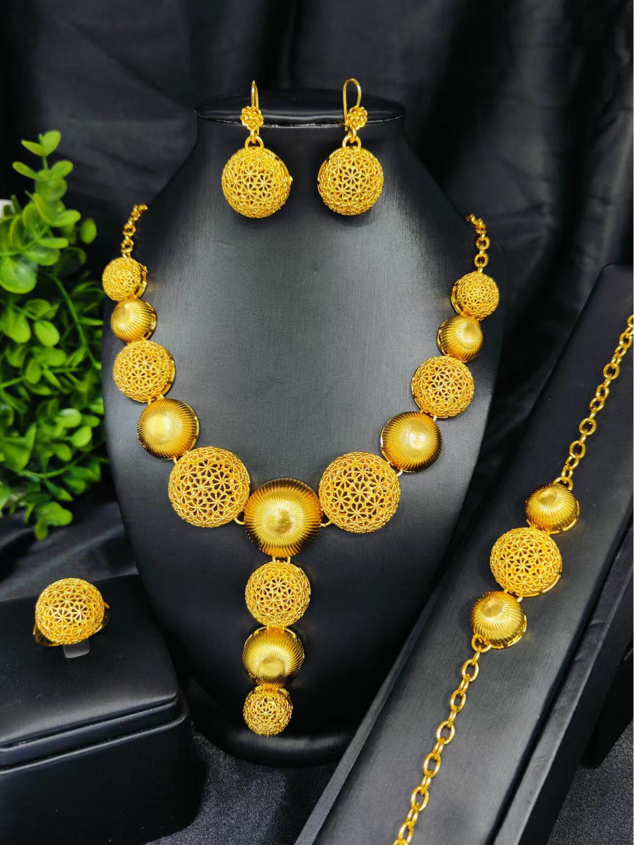 

Комплект ювелирных изделий для новобрачных: Ближневосточное и африканское женское колье, серьги, кольцо и браслет - Коллекция из четырех предметов 24k Gold Plated