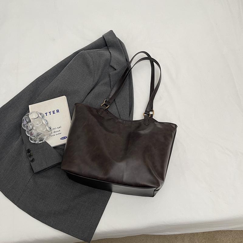 

Commuter Large Capacity Tote Bag Women s 2024 Autumn and Winter Retro Fashion Casual Shoulder Bag Premium Underarm Bag