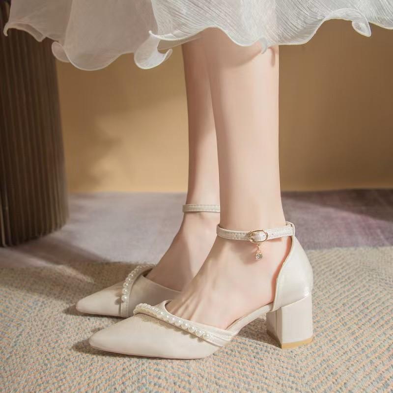 

Темпераментные туфли на высоком каблуке, сумка, голова, толстый каблук, сандалии, женские, 2025, лето, новые, ремешок на одно слово, полые, одинарные туфли 34