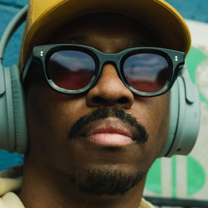 Vintage Trendy Square Sunglasses Women For Men Luxury Brand Designer Sun Glasses Punk Popular Classic Rivet Outdoor Shades