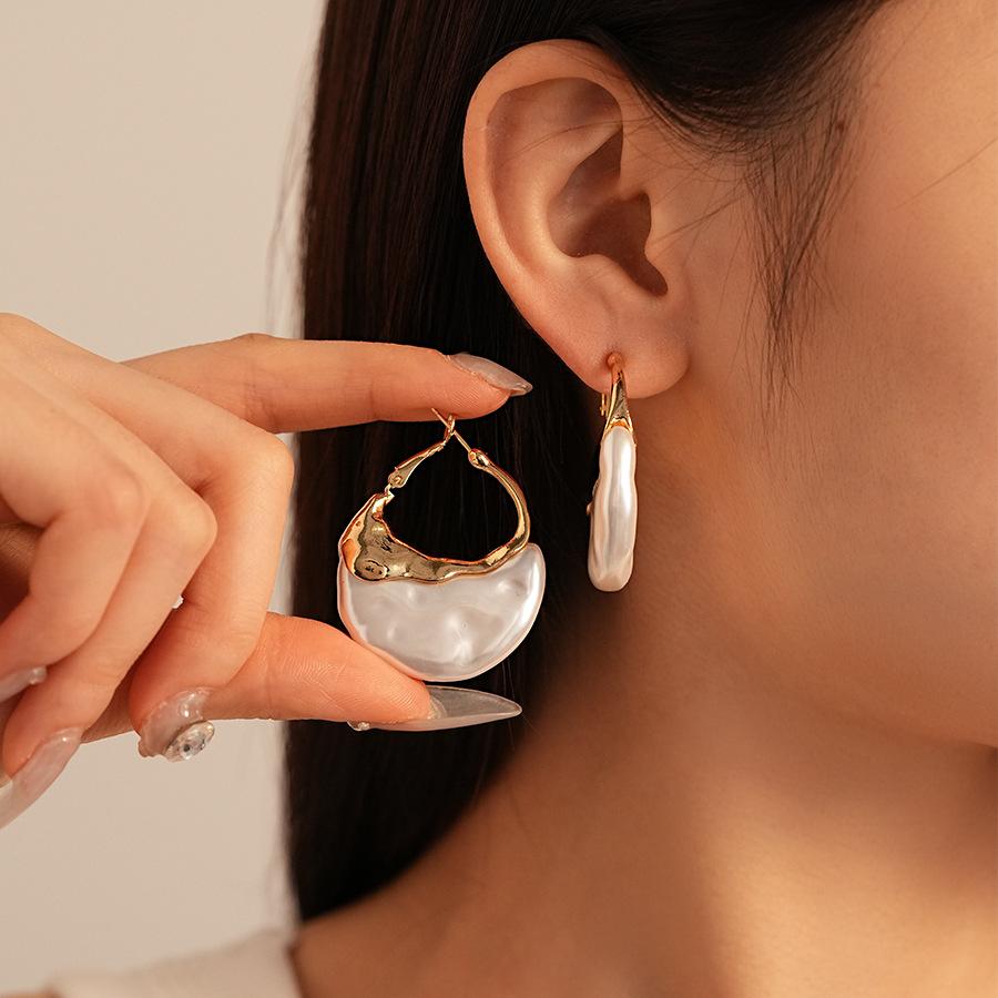 Autumn and Winter Simple Leather Geometric Circle Silver Needle Earrings Leopard Geometric Premium Earrings