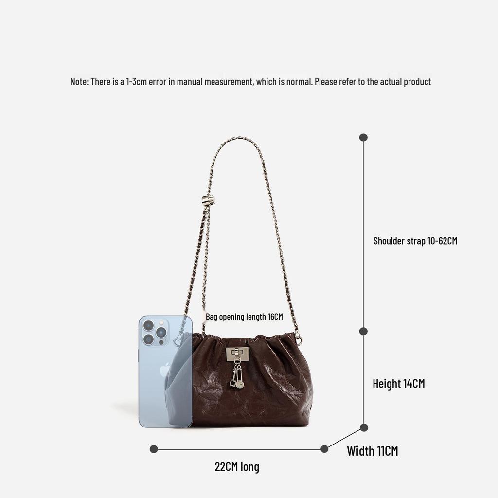 Veckad Molnväska i Ko-läder med Lås: Retro High-End Enkel Axelväska med Kedja för Kvinnor.