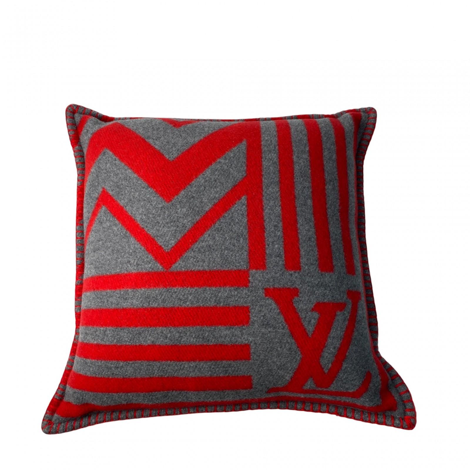 

Вживаний LOUIS VUITTONІнші аксесуари Червоний/сірий поліестер/бавовна унісекс