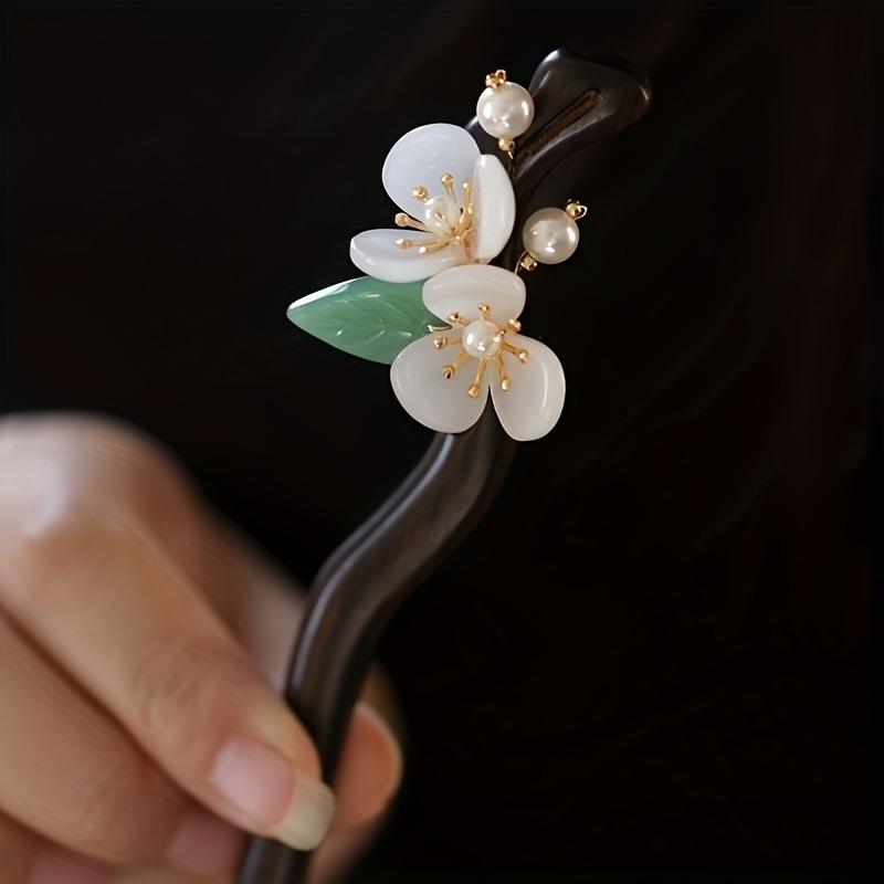 New Chinese Style Wooden Antique Style White Magnolia Flower Hairpin Back of the Head Coiled Hair Tied Hair Qipao Hanfu Hairpin
