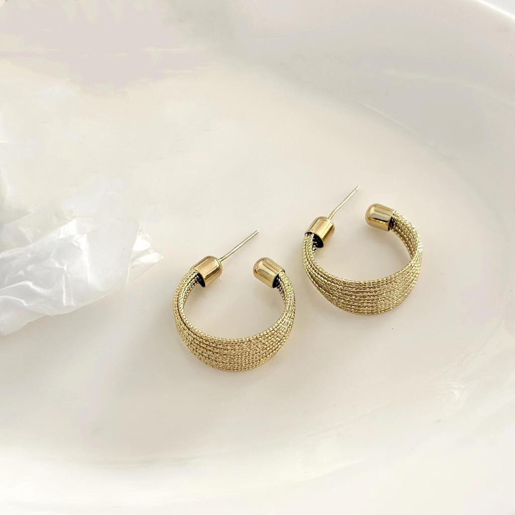 European Retro C-shaped Statement Earrings - Exquisite, Versatile, and Luxurious Jewelry