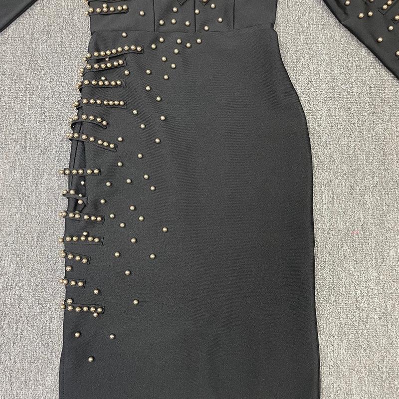 Rochie de seară elegantă cu decolteu în V, cu mărgele și mâneci lungi