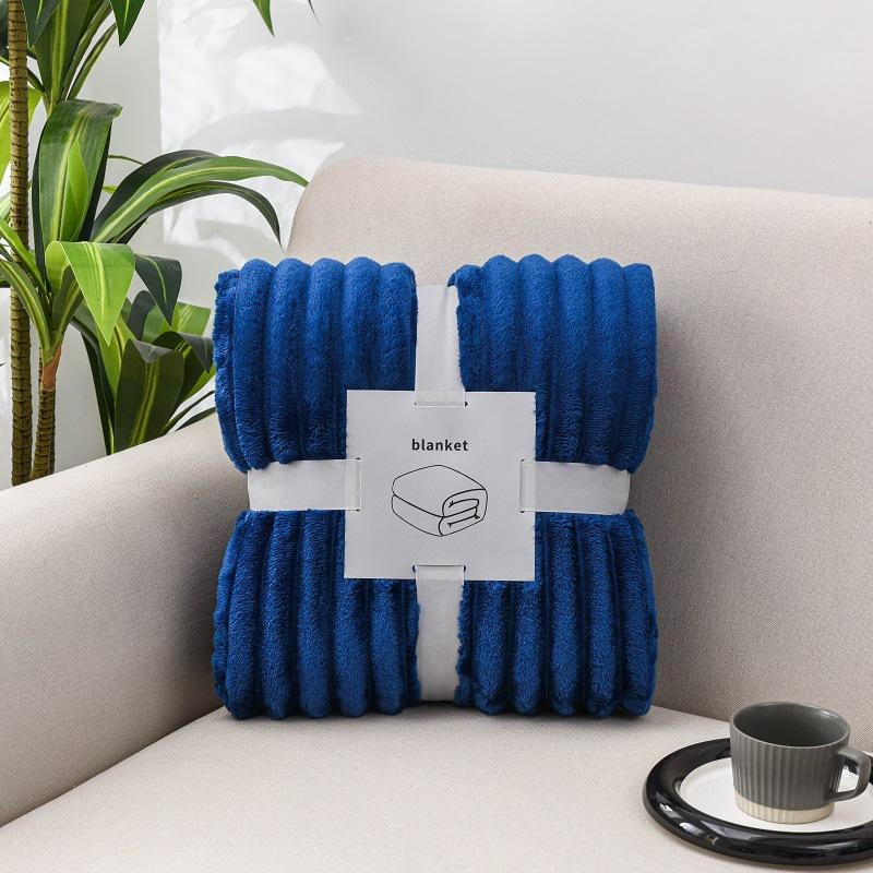 

Thickened Rabbit Fur Flannel and Coral Fleece Nap Blanket 70×100 cm