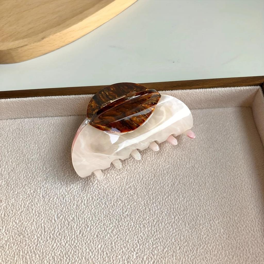 1Pc Elegant Vintage French Hair Clip Two-Tone with Wood Grain & Marbled Design Perfect for Casual Daily Dressing Cute Hair Clips