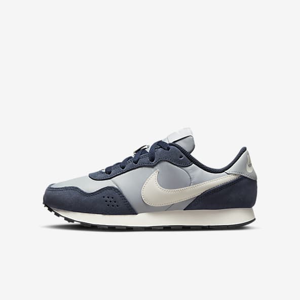 

Обувь бюро Nike MD Valley CN8558-408