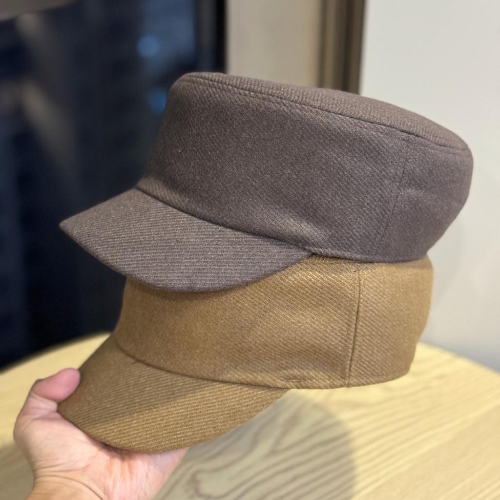 New Korean Style Solid Color Flat Top Equestrian Hat for Women in Autumn and Winter Fashionable and Warm Everyday Versatile Cap