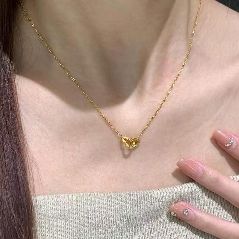 Elegant Metal Heart Clavicle Necklace for Women - Light Luxury Design