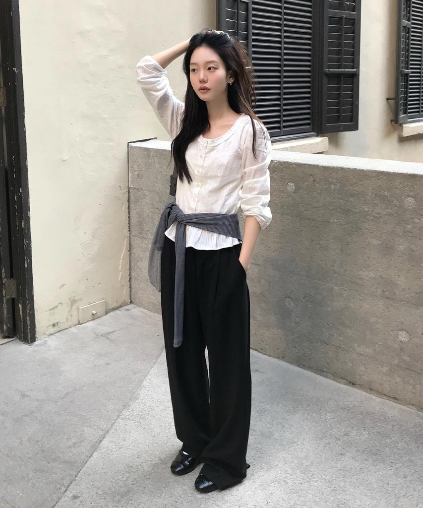 LETTER FROM MOON Notney Round Neck Frill Blouse (Ivory)