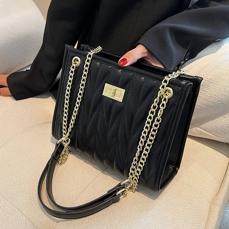 Stylish Large Capacity Women's Shoulder Bag Summer Fashion Chain Crossbody Bag In Chic Colors