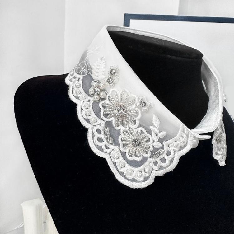 Eleganter Wiederverwendbarer Falscher Kragen Verziert mit Künstlichen Perlen Design Freundliches Polyester Business Meeting Kragen-Enhancer