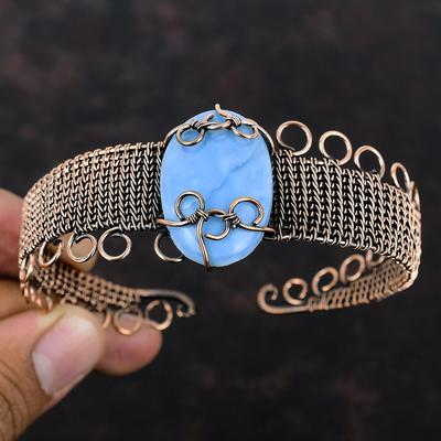 Owyhee Blauer Opal Armreif Kupferdraht umwickelter Armreif Edelsteinschmuck Einzigartiger Armreif Verstellbarer Armreif zum Verschenken Handgefertigter Kupferschmuck