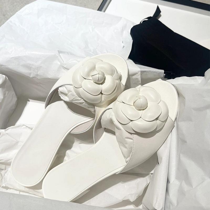Fashion Sweet Camellia Simple Outdoor Slippers Women's Summer Elegant Style White Flower Outwear Low Heel Beach Creek Slippers Size 40