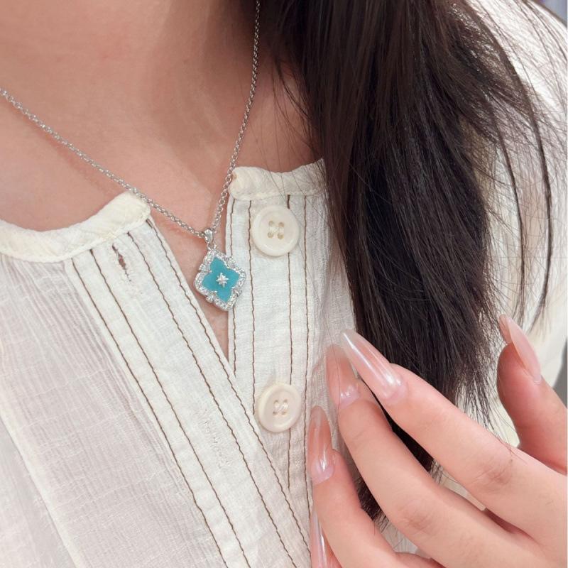 French Vintage Buchi Rhombus Clover Tianhe Pine Set Versatile Premium Light Luxury Necklace Bracelet Earrings Ring