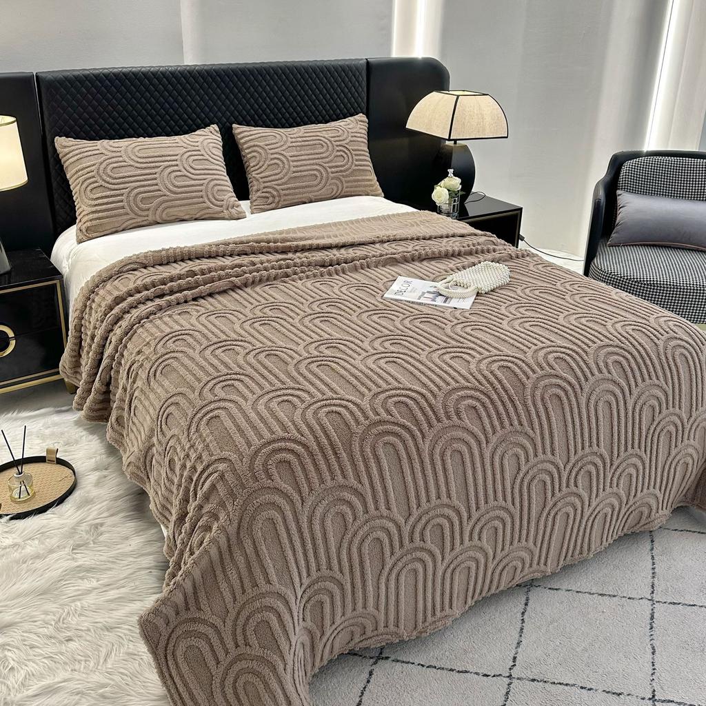Luxurious Single - Layer Taffeta Blanket Flanged Edge for Naps and Sofa Cover with Feature