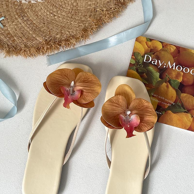 Temperament Flower Fairy Style Flat Flip-flop Shoes Women's Summer Wear 2025 New French Premium Soft Sole Sandals