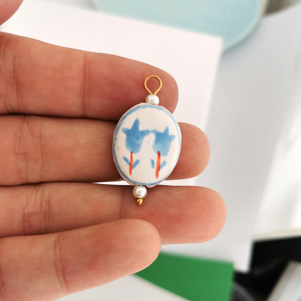 2pcs/lot Flower Ceramics Clay Tulip Pendant Charm Handmade DIY Necklace Stainless Steel Blue Painting Imitation Pearl