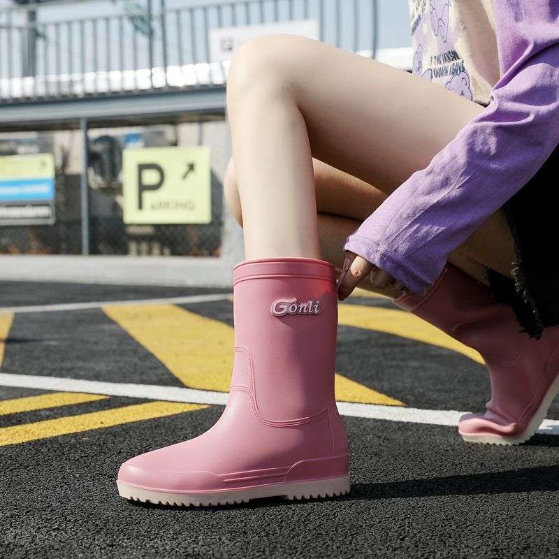 2025 New Rain Shoes Women's Fashion Wear Non-slip Foreign Style Medium and High Tube Water Shoes Adult Soft-soled Long Rain Boots