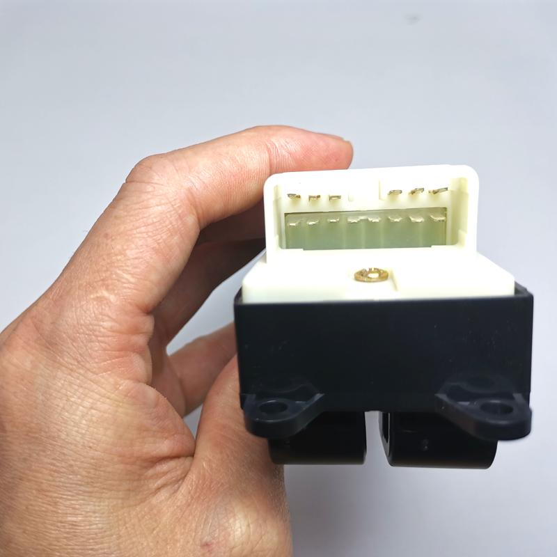 Right Power Window Switch Electric Window Switch 84820-60080 For Toyota YARIS HILUX LAND CRUISER 90 8482060080