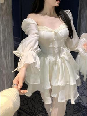 Elegante Vestido de Princesa Francesa con Mangas Abullonadas
