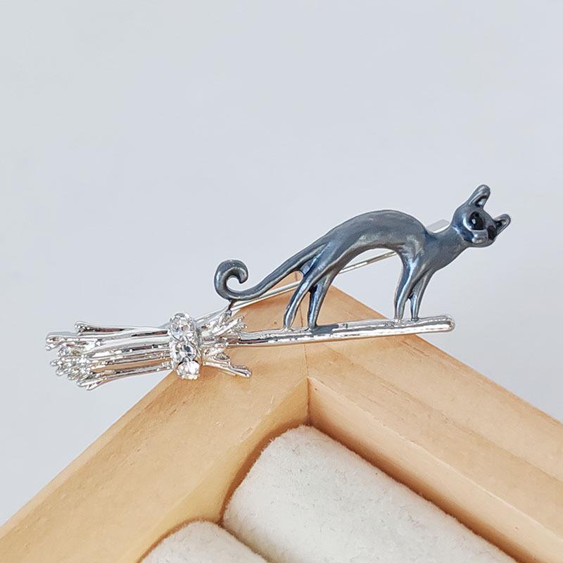 Trendy Flying Broom Kitten Brooch: Creative Animal Jewelry