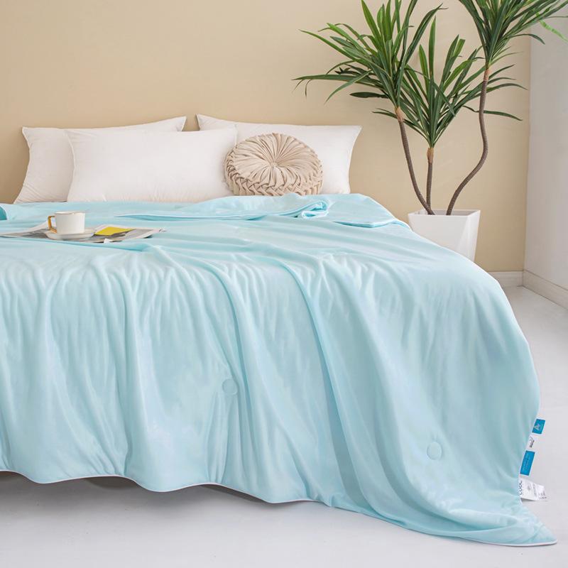 Cool Feeling Class A Ice Cream Summer Cool Quilt, Household Solid Color Summer Quilt Machine Washable Air Conditioner Quilt Summer Ice Silk Thin Quilt