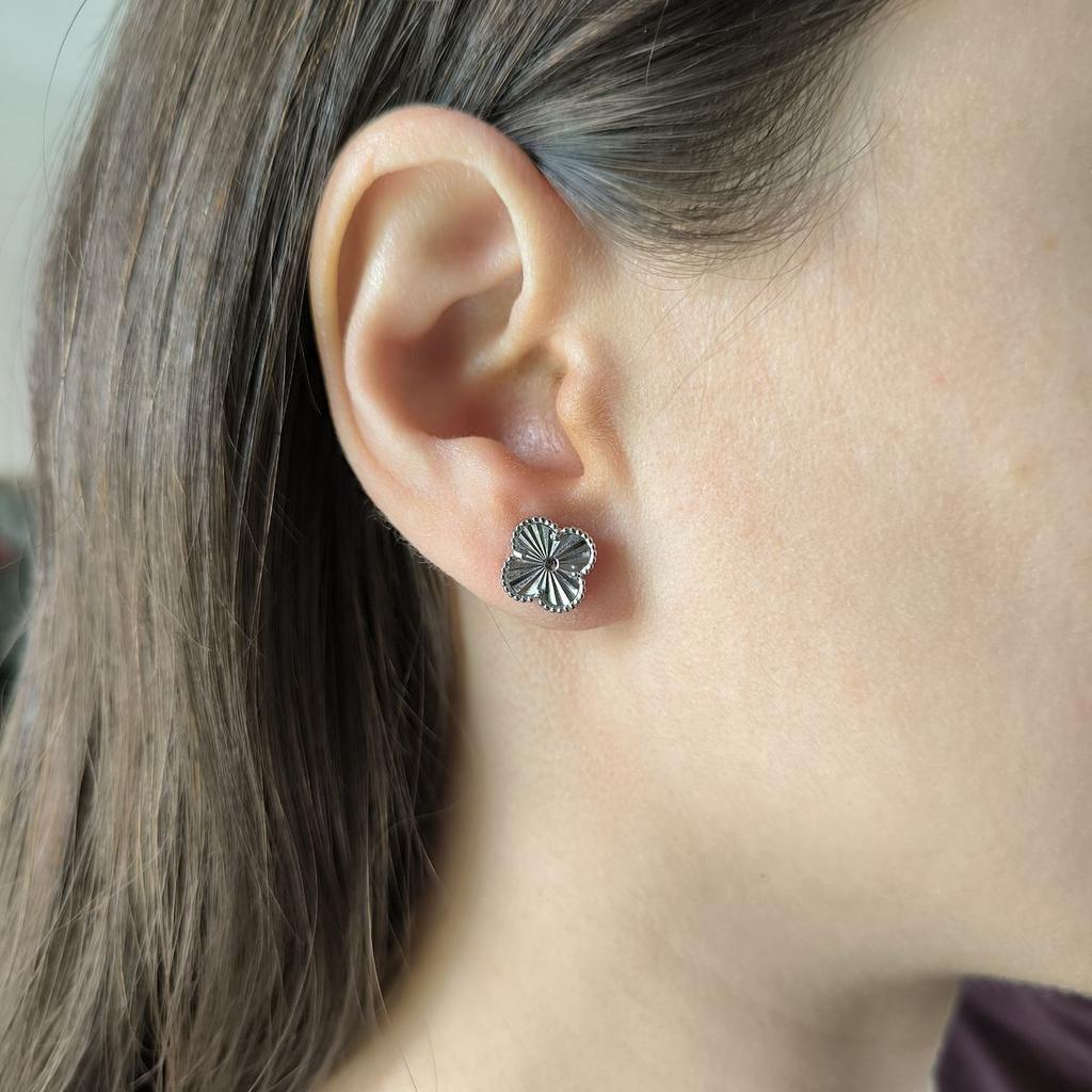 Øredobber i sølv uten steiner (2182856)