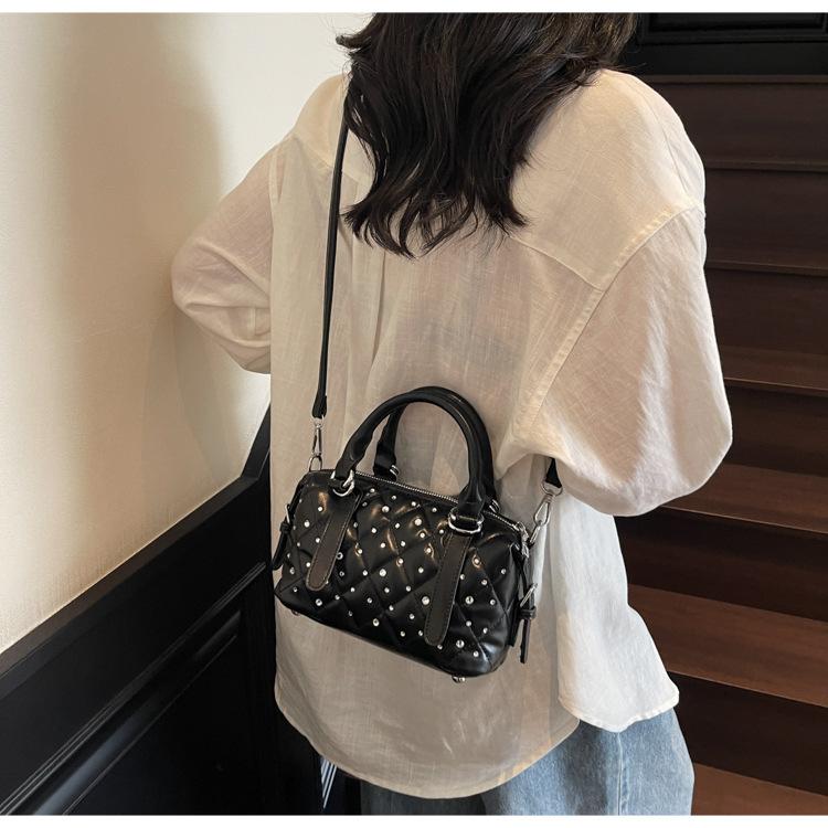 Summer New Diamond Fashion Commuter Bag Women's High-value Messenger Bucket Bag