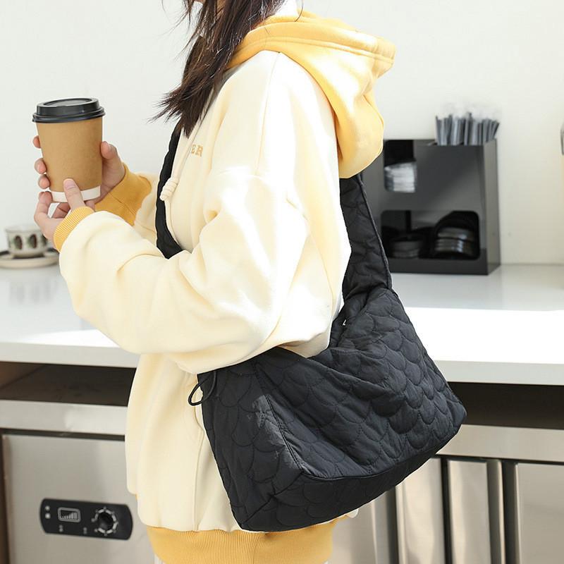 IELGY Japanese Casual Drawstring Canvas Underarm Bag, Fashionable Embroidered Thread Shoulder Pleated Padded Cotton Messenger Bag