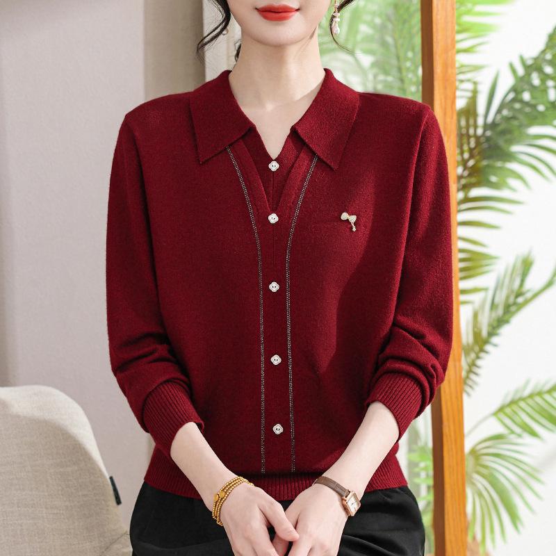 

2026 Early Spring V-neck Knitwear: Loose, Soft Button Cardigan for Middle-aged & Elderly Mothers 3XL (140-160 Jin) червоний