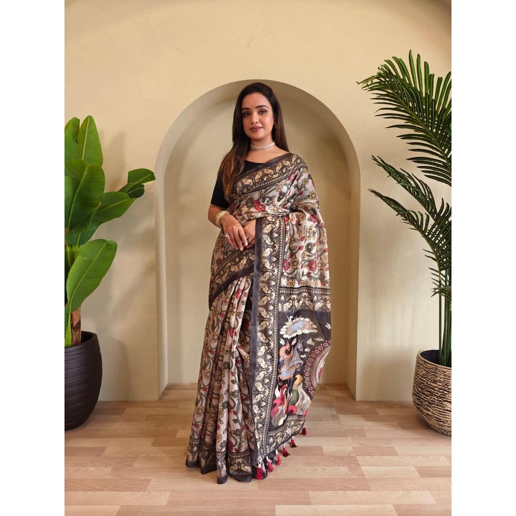 Weiche Baumwoll-Chanderi-Saris mit Kalamkari-Digitaldruckmuster, Quasten über dem Sari.