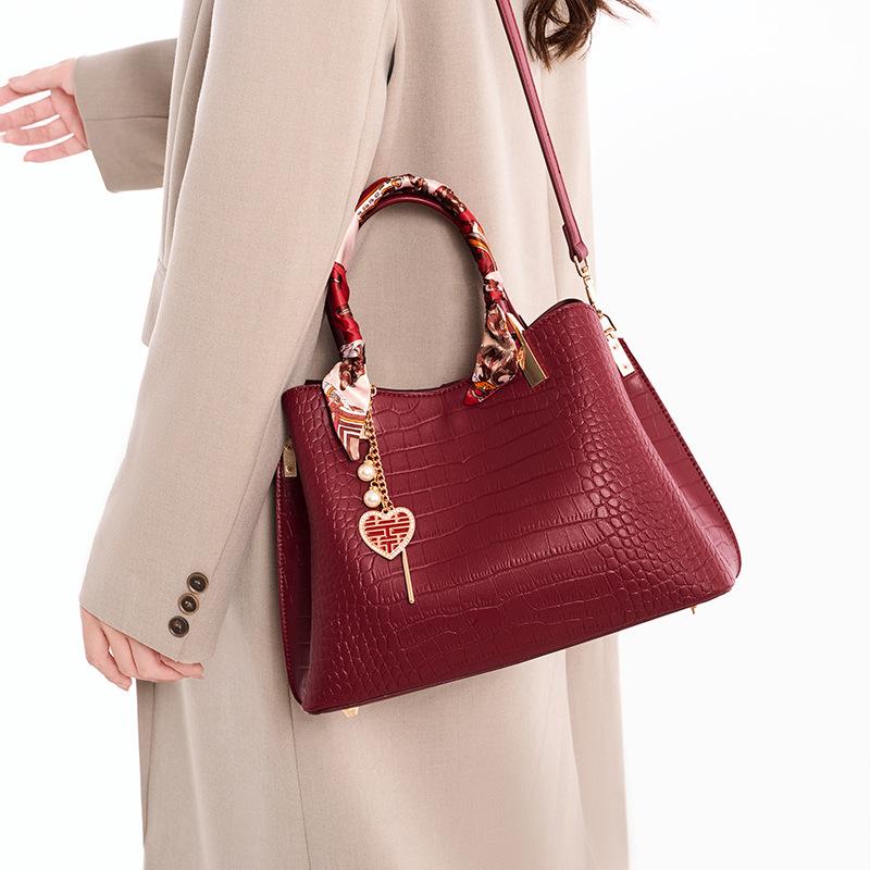 

Mom bag wedding middle-aged bag atmospheric mother-in-law wedding bag red handbag premium wedding bag gift women s bag