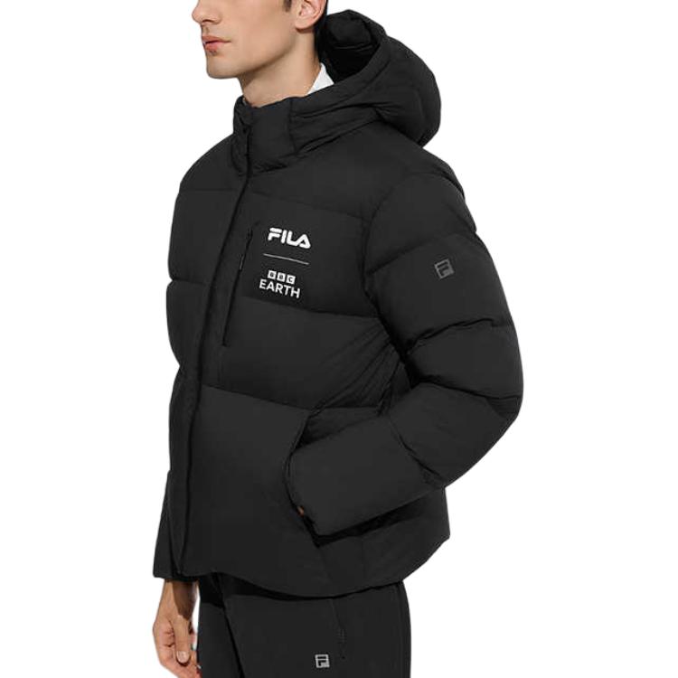 Fila Wasserdichte atmungsaktive warme Kapuzen-Daunenjacke Herren Oberbekleidung Tiefschwarz A11M447906FBK