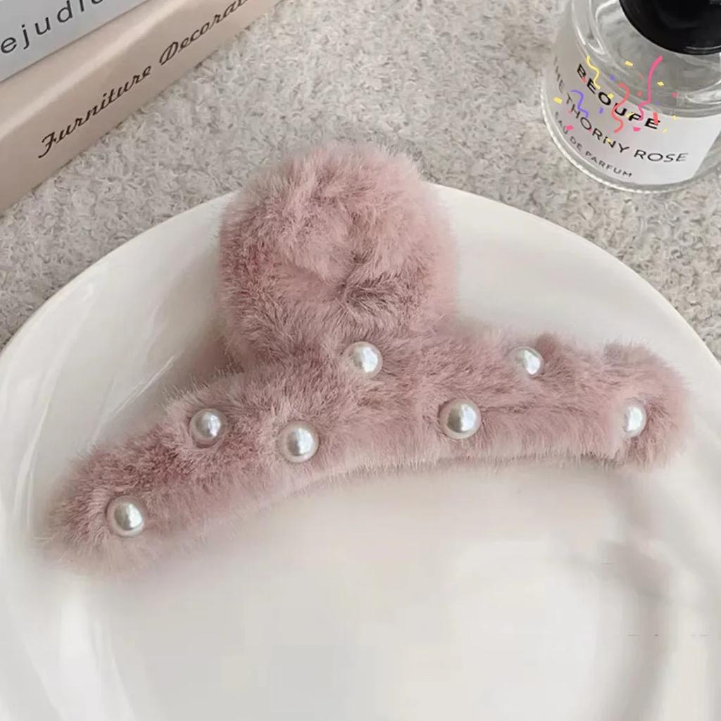 Sweet Hair Big Shark Clip Cute Pearl Plush Grab Clip At The Back of The Head Autumn and Winter Hair Accessories Hair Accessories