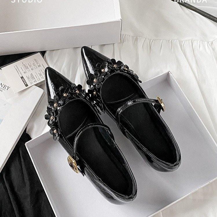 

Fashion French flower-decorated pointed-toe single shoes for women s 2025 autumn new style one-strap flat Mary Jane shoes 40 чёрный