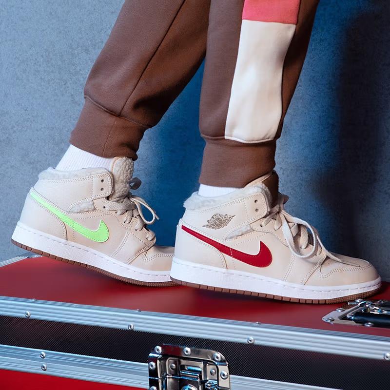 Jordan 1 Mid Utility Fleece Pearl White GS DO2207-264