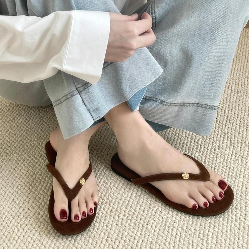 2025 New Lightweight Sandals, Casual and Versatile Beach Shoes, Flip Flops, Comfortable Women's Outer Half Slippers