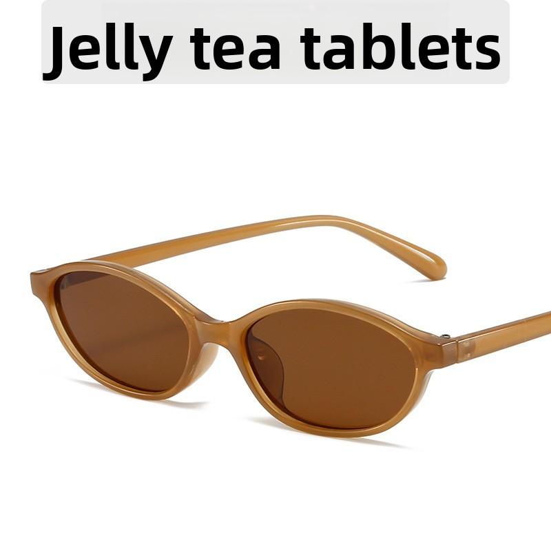 Stylish Black Frame Sunwear With Tinted Lenses For Casual Daywear And Events